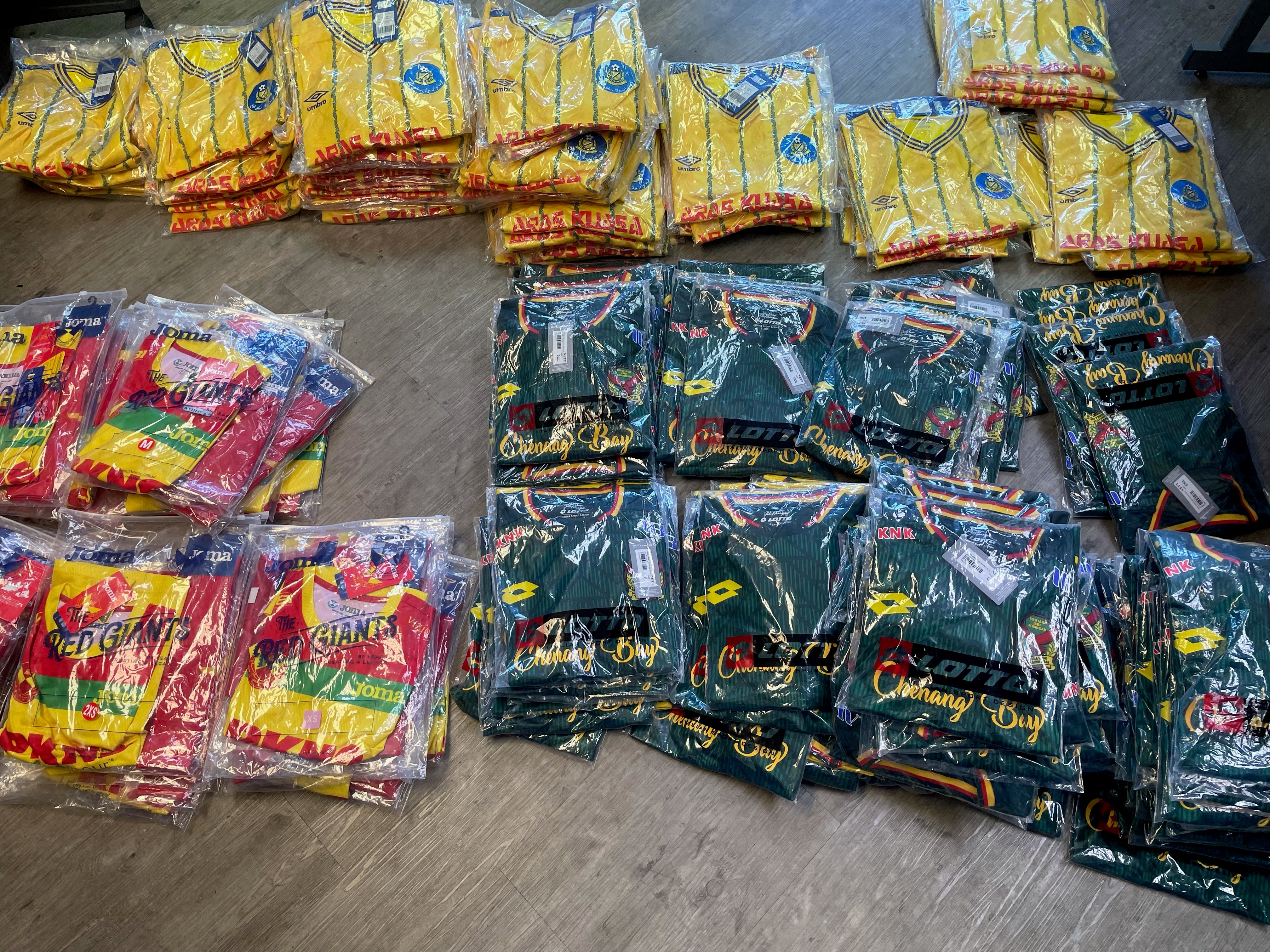 Bezorgdag - Maleisische shirts gearriveerd!